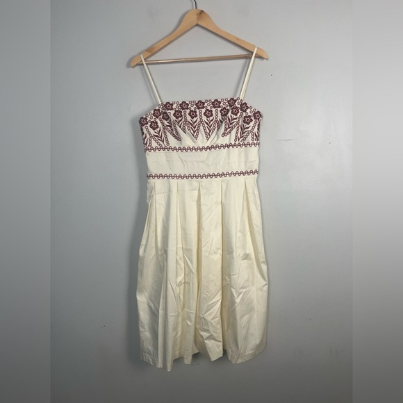 Ann Taylor Ivory Burgundy Red Embroidered Floral Box Pleat Sun Dress size 8 new - Picture 1 of 9
